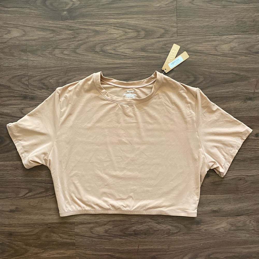 SKIMS Fits Everybody Short Sleeve Cropped Tee in Sienna